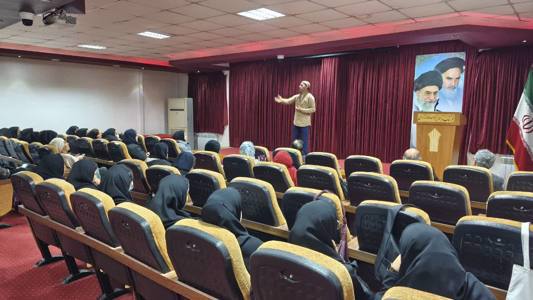 خاطره بافی با دوربین، محور نشست دوشنبه های فرهنگی شهرداری آمل